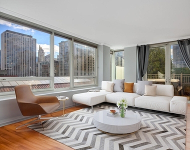 33 W Ontario Street - Photo Thumbnail 4