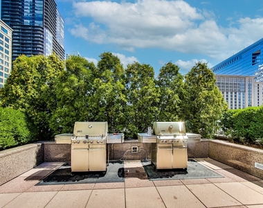 33 W Ontario Street - Photo Thumbnail 34