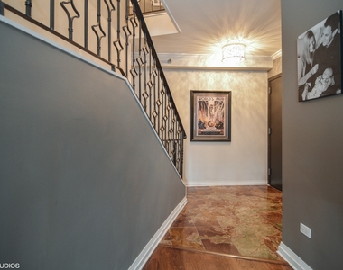 33 W Ontario Street - Photo Thumbnail 16