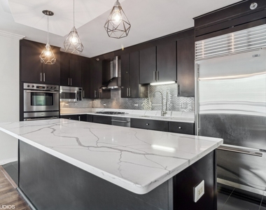 33 W Ontario Street - Photo Thumbnail 10
