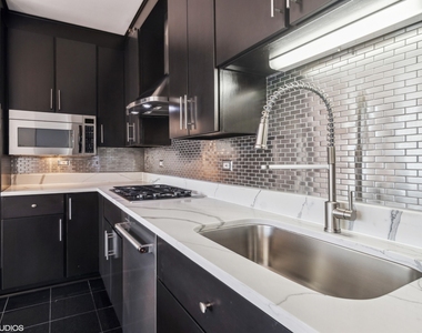 33 W Ontario Street - Photo Thumbnail 13