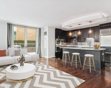 33 W Ontario Street - Photo Thumbnail 9