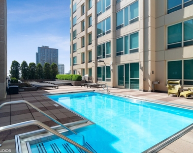 33 W Ontario Street - Photo Thumbnail 31
