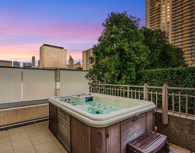 33 W Ontario Street - Photo Thumbnail 27
