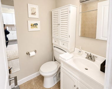 642 N Dearborn Street - Photo Thumbnail 7