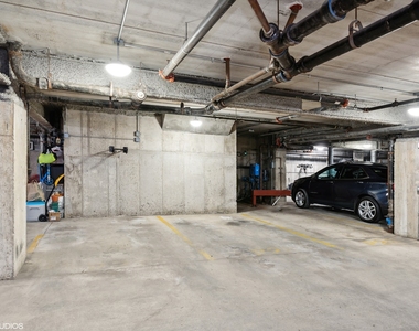1422 N La Salle Drive - Photo Thumbnail 12