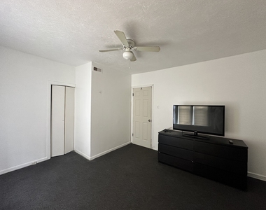 7710 S Ada Street - Photo Thumbnail 6