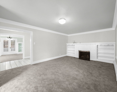 727 N Ridgeland Avenue - Photo Thumbnail 3