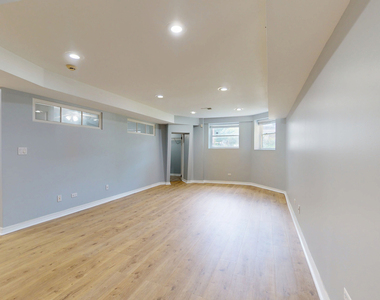 1228 W Glenlake Avenue - Photo Thumbnail 1