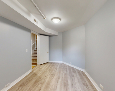 1228 W Glenlake Avenue - Photo Thumbnail 6