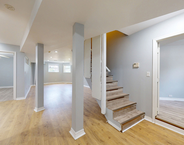 1228 W Glenlake Avenue - Photo Thumbnail 7