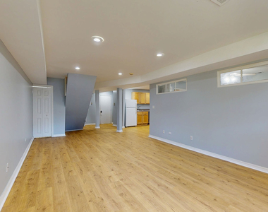 1228 W Glenlake Avenue - Photo Thumbnail 2