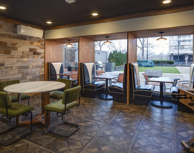 5600 N Sheridan Road - Photo Thumbnail 9