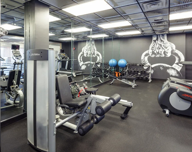 5600 N Sheridan Road - Photo Thumbnail 10