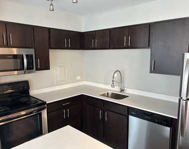 5600 N Sheridan Road - Photo Thumbnail 1
