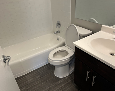 5600 N Sheridan Road - Photo Thumbnail 6