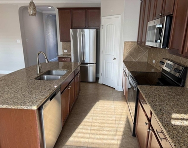 2527 Middleground - Photo Thumbnail 5