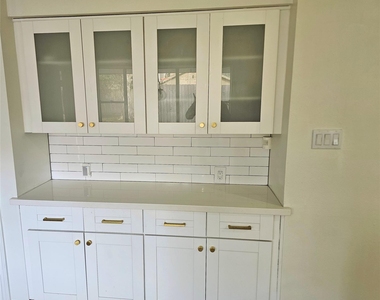 9738 Braesmont Drive - Photo Thumbnail 4