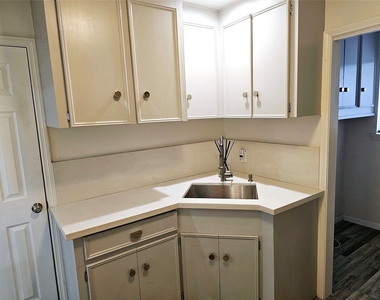 9738 Braesmont Drive - Photo Thumbnail 9
