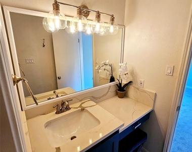 9738 Braesmont Drive - Photo Thumbnail 18