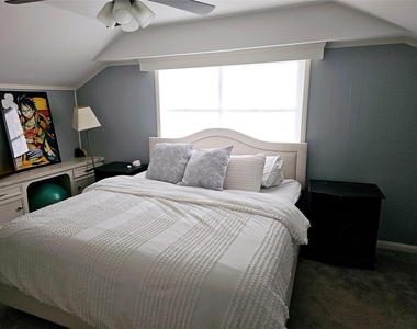 9738 Braesmont Drive - Photo Thumbnail 16