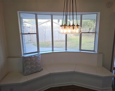9738 Braesmont Drive - Photo Thumbnail 5
