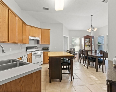 22326 E Daniel Oak Circle - Photo Thumbnail 5