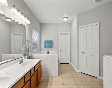 22326 E Daniel Oak Circle - Photo Thumbnail 13
