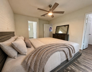 24059 Hay Needle Lane - Photo Thumbnail 9