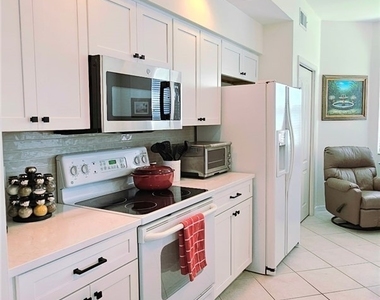 16615 Lake Circle Drive - Photo Thumbnail 12