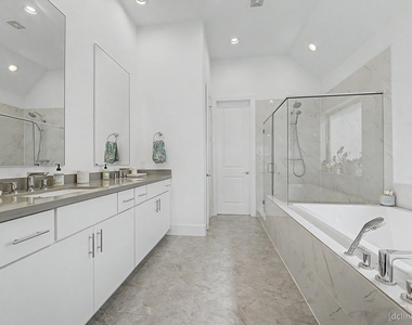 4009 University Grove Street - Photo Thumbnail 32