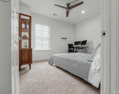 4009 University Grove Street - Photo Thumbnail 23