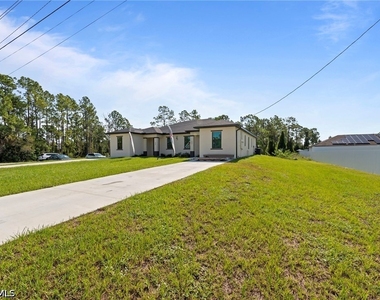 907 Homestead Road S - Photo Thumbnail 2