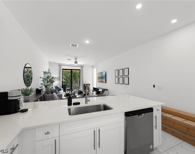 907 Homestead Road S - Photo Thumbnail 8