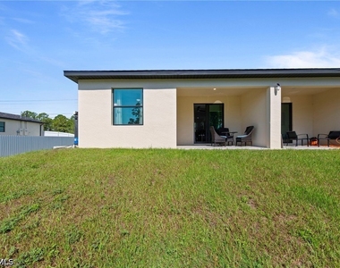 907 Homestead Road S - Photo Thumbnail 28