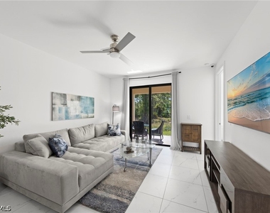 907 Homestead Road S - Photo Thumbnail 3