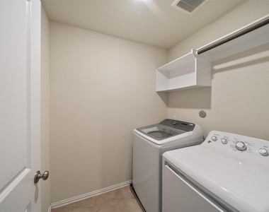 708 Ivory Manor Drive - Photo Thumbnail 19
