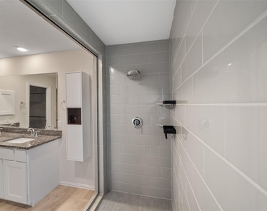 708 Ivory Manor Drive - Photo Thumbnail 13