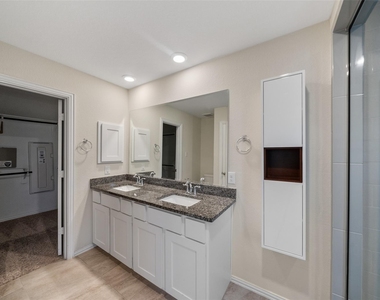 708 Ivory Manor Drive - Photo Thumbnail 12