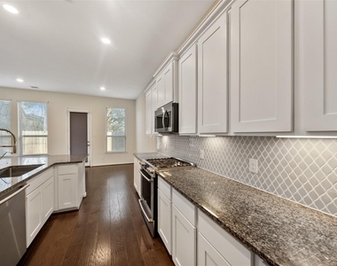 708 Ivory Manor Drive - Photo Thumbnail 5