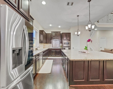 10423 Hatcher Drive - Photo Thumbnail 17