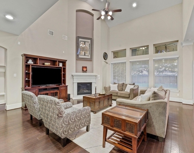 10423 Hatcher Drive - Photo Thumbnail 11
