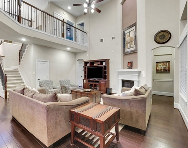 10423 Hatcher Drive - Photo Thumbnail 9