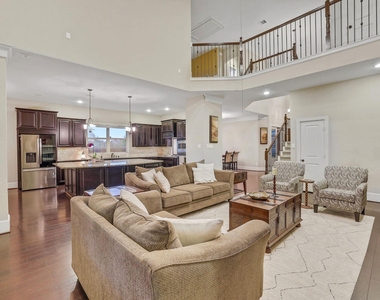 10423 Hatcher Drive - Photo Thumbnail 12