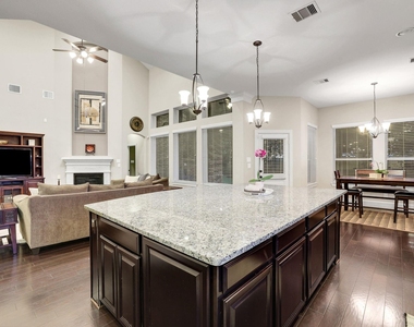 10423 Hatcher Drive - Photo Thumbnail 15