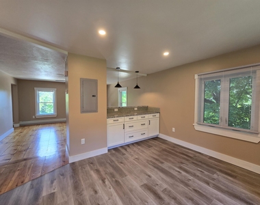 188 Greenville - Photo Thumbnail 8