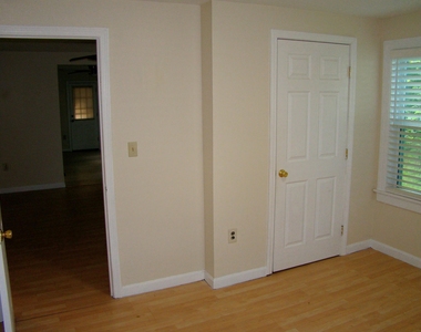 33 Norton - Photo Thumbnail 15