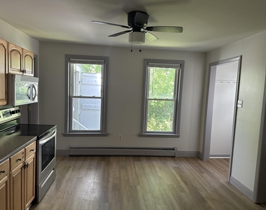 28 Lincoln - Photo Thumbnail 8