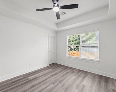 514 W Wilkins Street - Photo Thumbnail 7