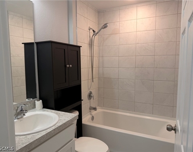 3214 Ne 14th Place - Photo Thumbnail 21